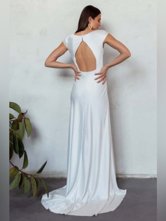 Jenny shoo Bronwyn Dress - Elegant White Evening Gown - Picture 4 of 5